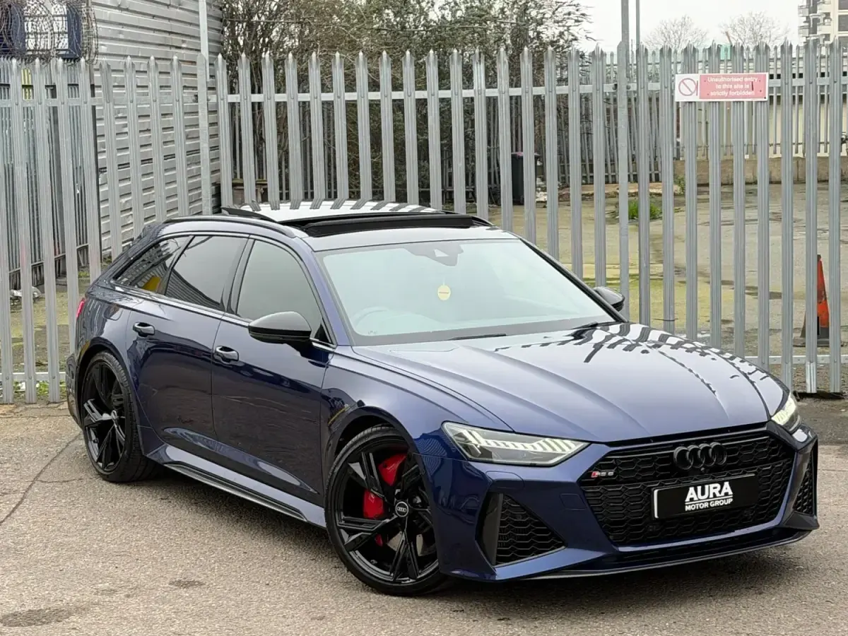 Begagnad Audi RS6 Comfort 2021 Blå Kombi