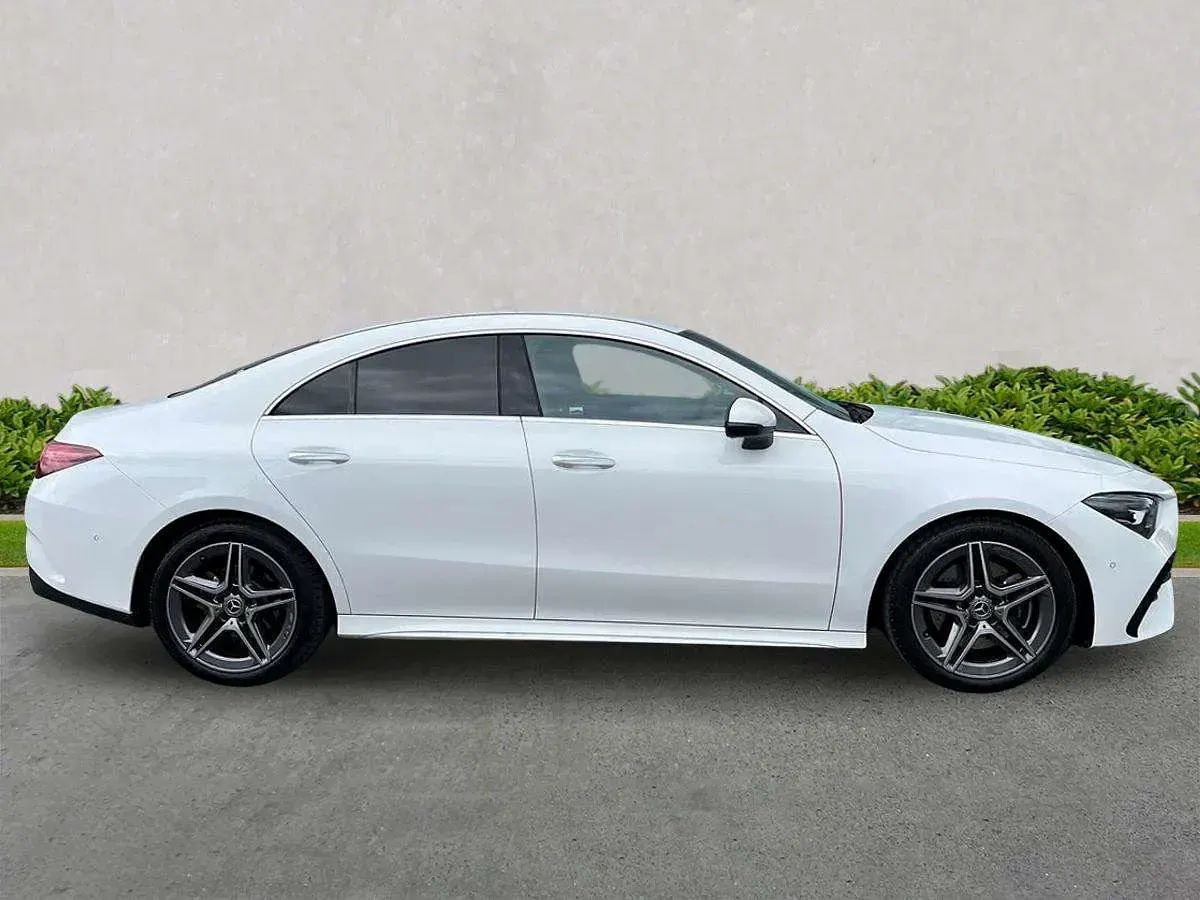 Occasion Mercedes CLA200 Executive 163 ch (119 kW) 2025 Blanc Coupé