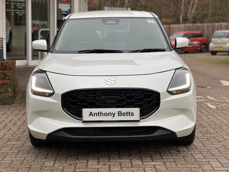 Used Suzuki Swift 82 HP (60 kW) 2024 White Hatchback
