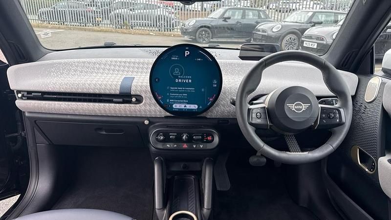 Used Mini Cooper SE Hatch 158 kW (215 HP) 2024 Black Hatchback