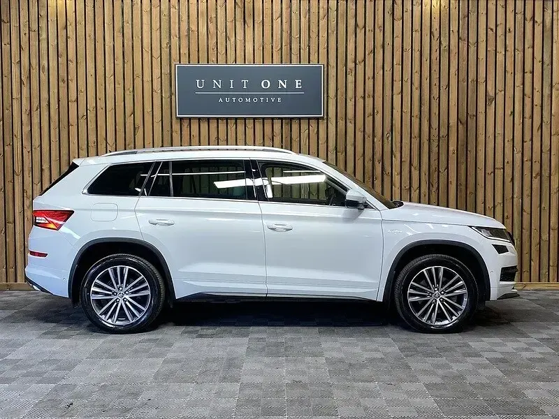 Used Skoda Kodiaq LAURIN & KLEMENT 190 HP (139 kW) 2019 White SUV
