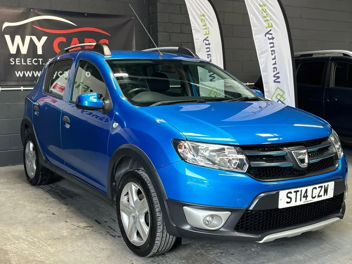 Used Dacia Sandero Lauréate 88 HP (64 kW) 2014 Blue Hatchback
