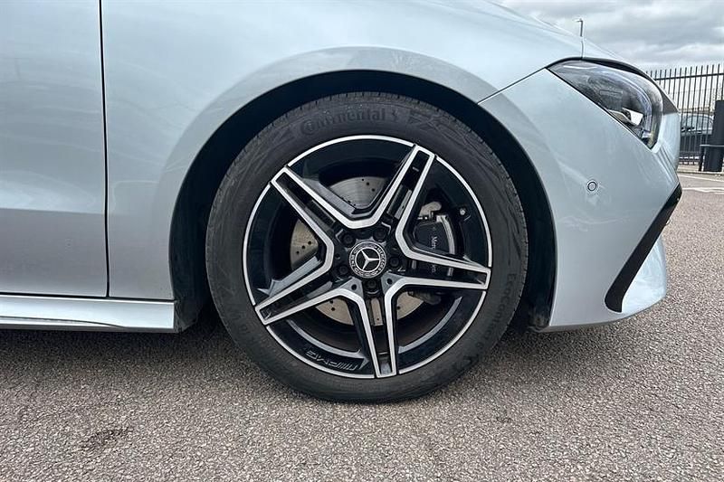 Used Mercedes CLA200 Executive 163 HP (119 kW) 2025 Silver Sedan