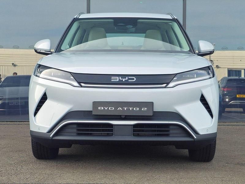 New BYD Atto 2 Boost 11 kW (15 HP) 2025 Skiing white SUV