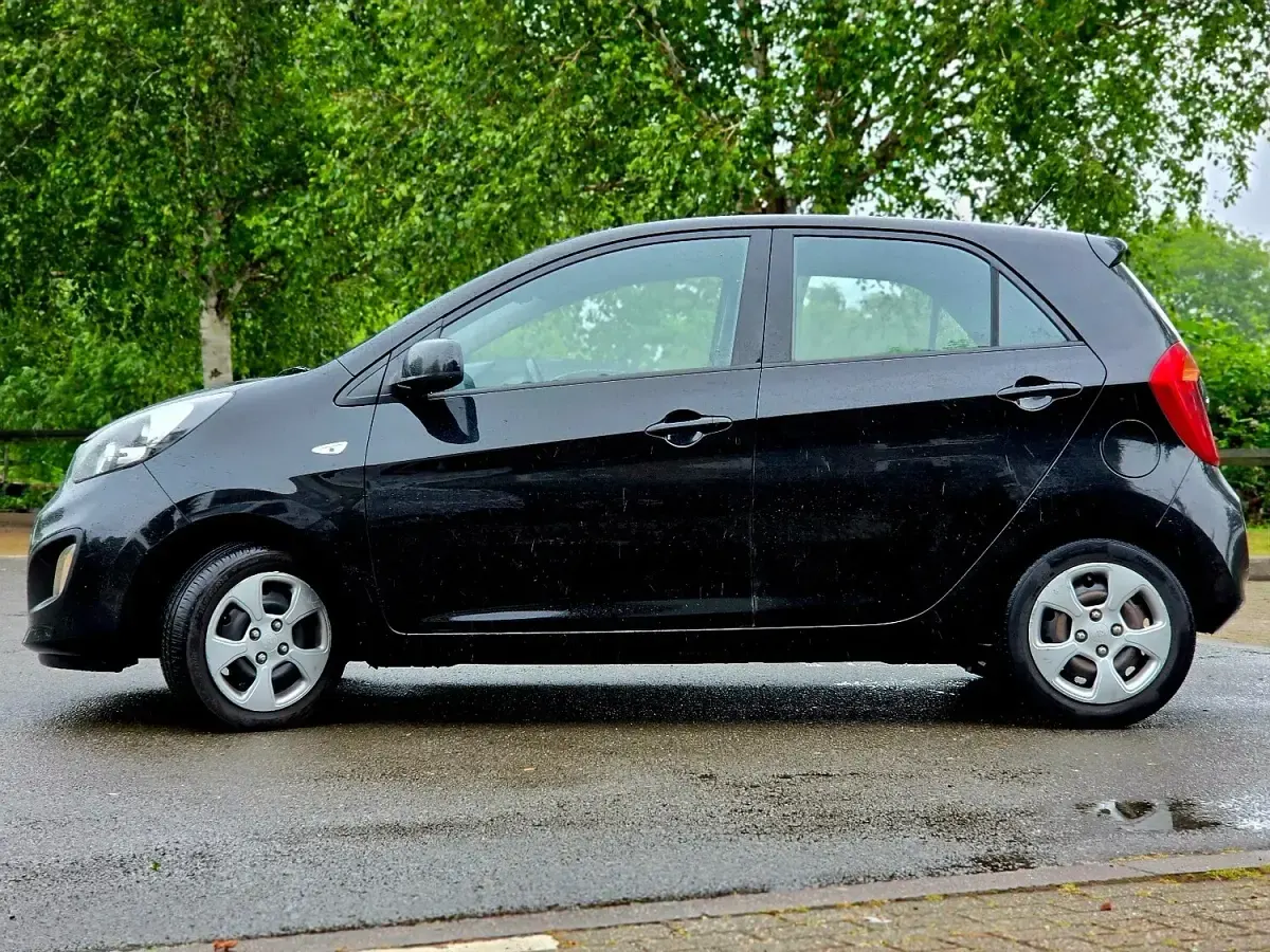 Used Kia Picanto 68 HP (50 kW) 2013 Black Hatchback