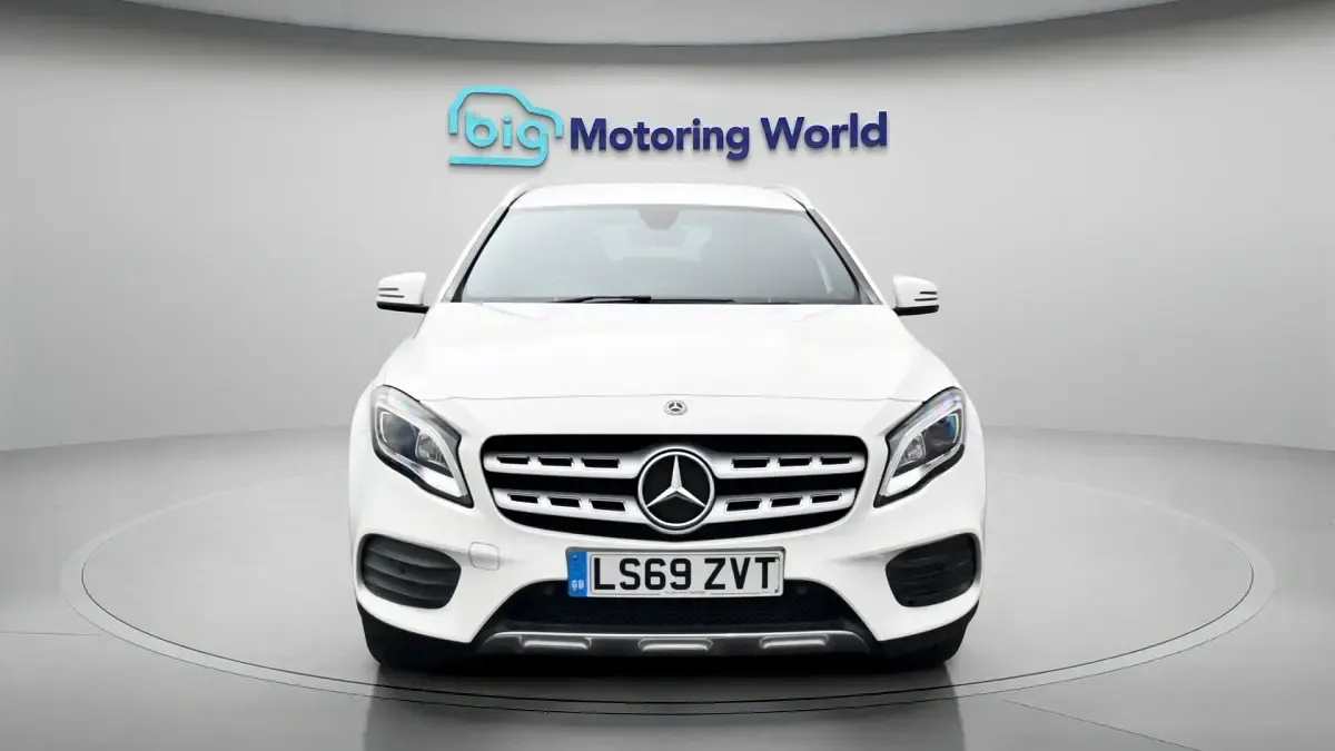 Used Mercedes GLA200 AMG line 156 HP (114 kW) 2019 White SUV