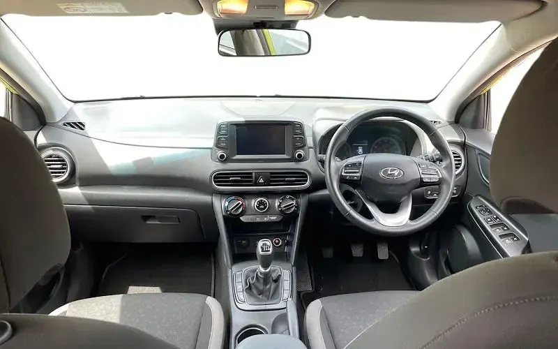 Used Hyundai Kona SE 120 HP (88 kW) 2019 Yellow SUV