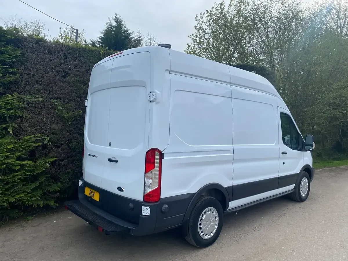 Used Ford Transit 130 HP (95 kW) 2018 White Van