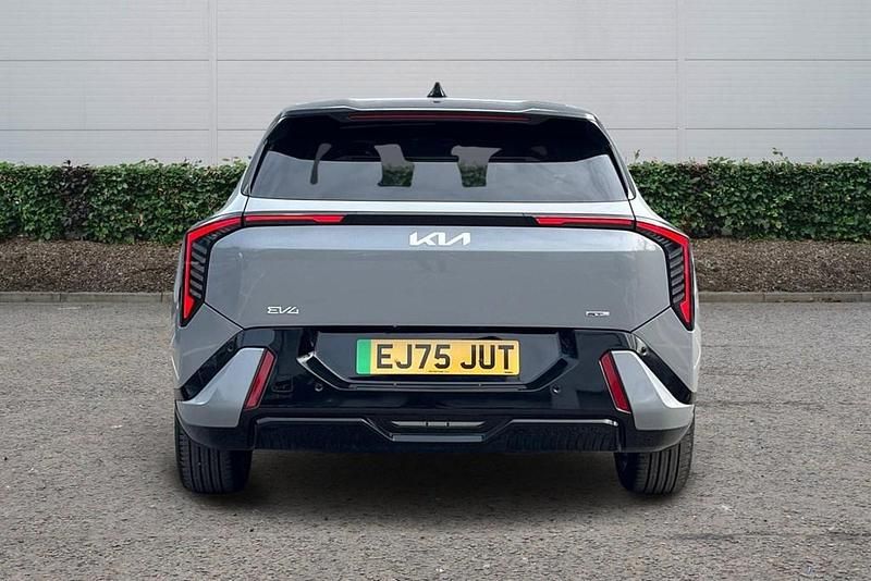 Begagnad Kia EV4 GT-Line 150 kW (204 HK) 2025 Halvkombi