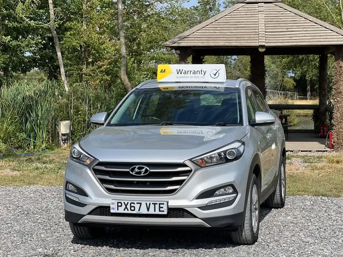 Used Hyundai Tucson SE 132 HP (97 kW) 2017 Silver SUV