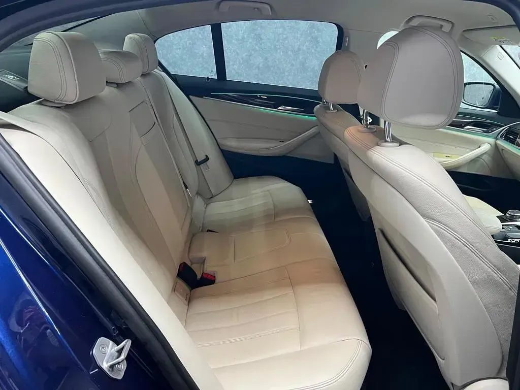 Used BMW 520 Comfort Edition 190 HP (139 kW) 2018 Blue Sedan