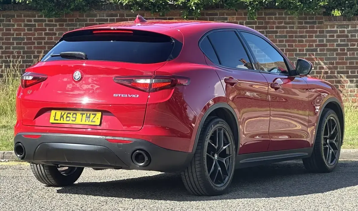 Used Alfa Romeo Stelvio 276 HP (202 kW) 2019 Red SUV
