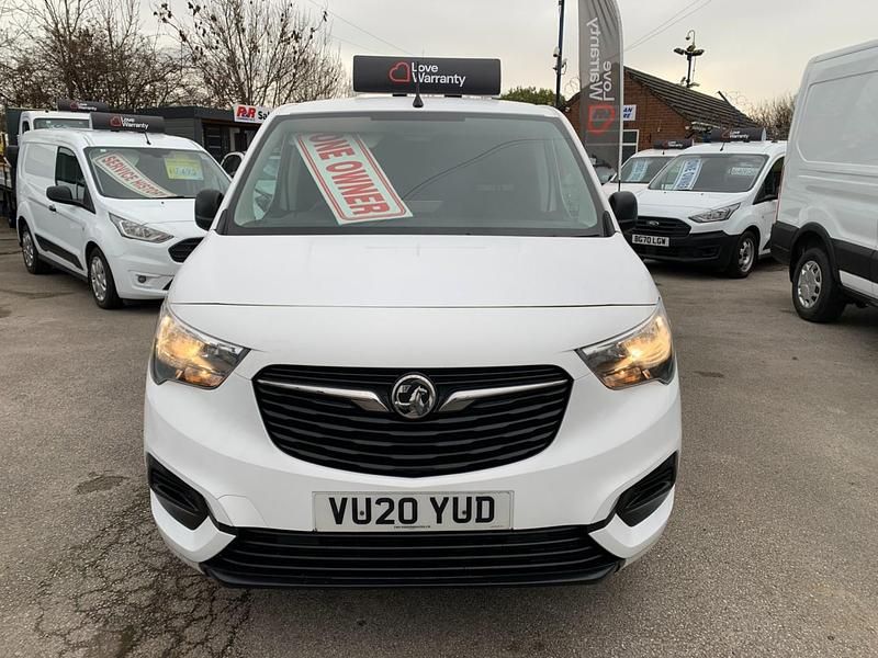 Used Vauxhall Combo Sportive 100 HP (73 kW) 2020 White Van