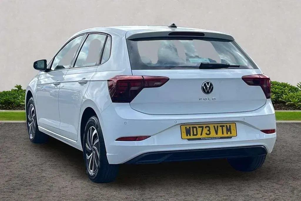 Used VW Polo Life 95 HP (69 kW) 2024 White Hatchback