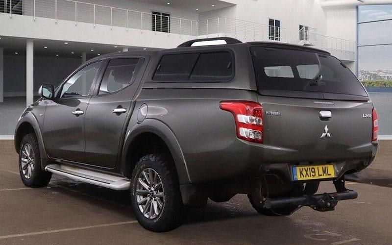 Used Mitsubishi L200 181 HP (133 kW) 2019 Green Pickup