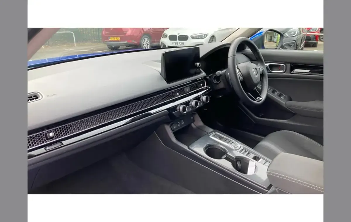 Used Honda Civic Elegance 184 HP (135 kW) 2025 Blue Hatchback