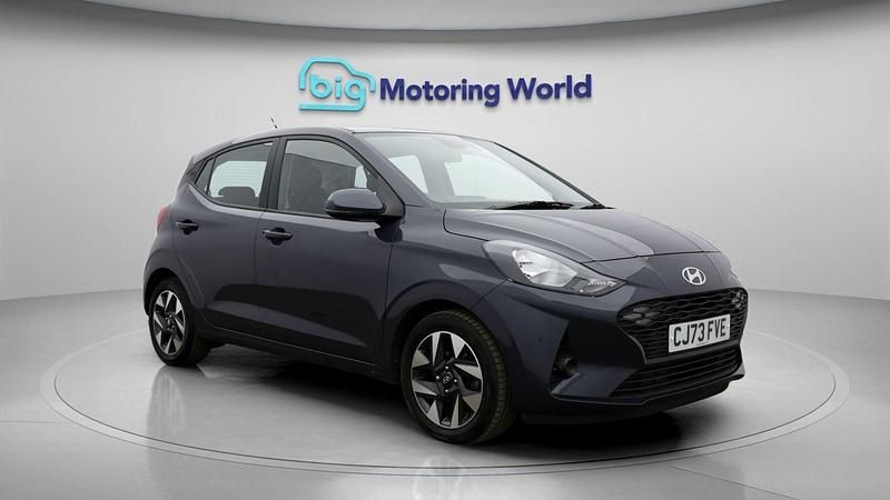 Used Hyundai i10 Advanced 65 HP (47 kW) 2023 Grey Hatchback
