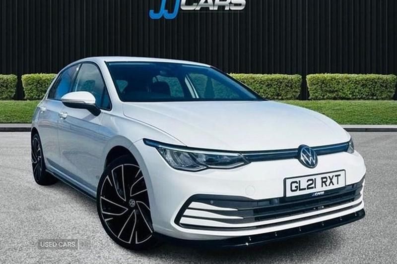 Used VW Golf VII Life 150 HP (110 kW) 2021 White Hatchback