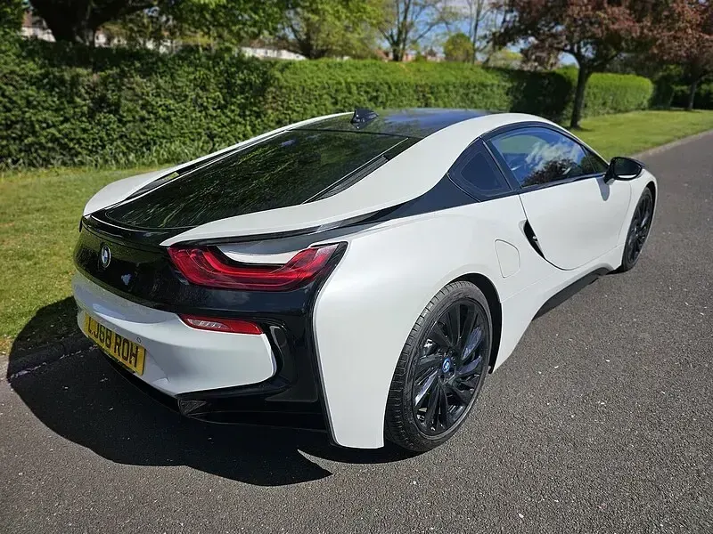 Used BMW i8 Comfort Edition 374 HP (275 kW) 2018 Green Coupe