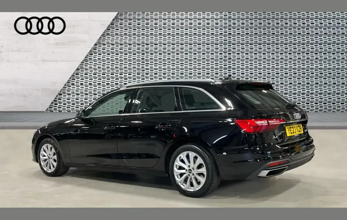 Used Audi A4 Comfort 150 HP (110 kW) 2023 Black Estate