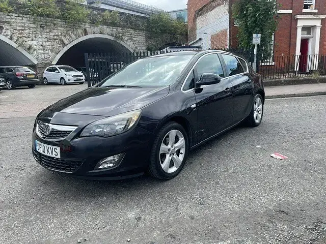 Used Vauxhall Astra SRi 115 HP (84 kW) 2010 Black Hatchback
