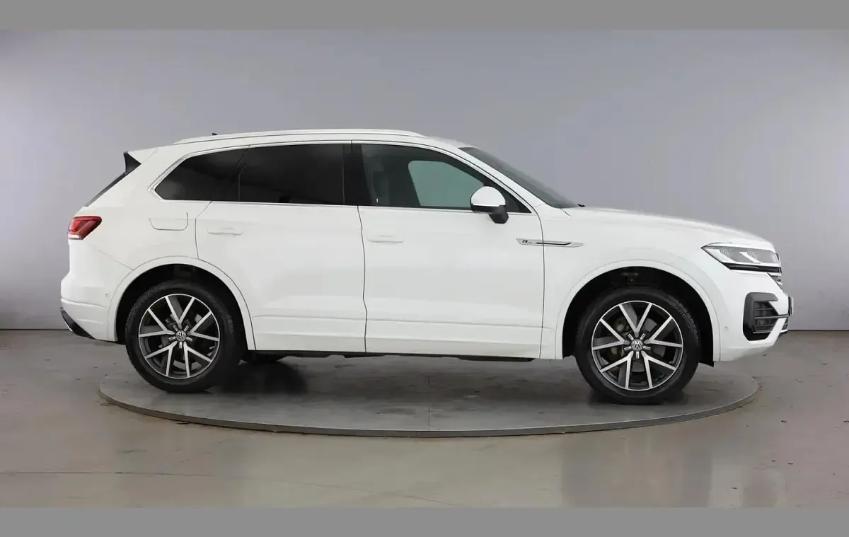Used VW Touareg R-line 286 HP (210 kW) 2019 White SUV