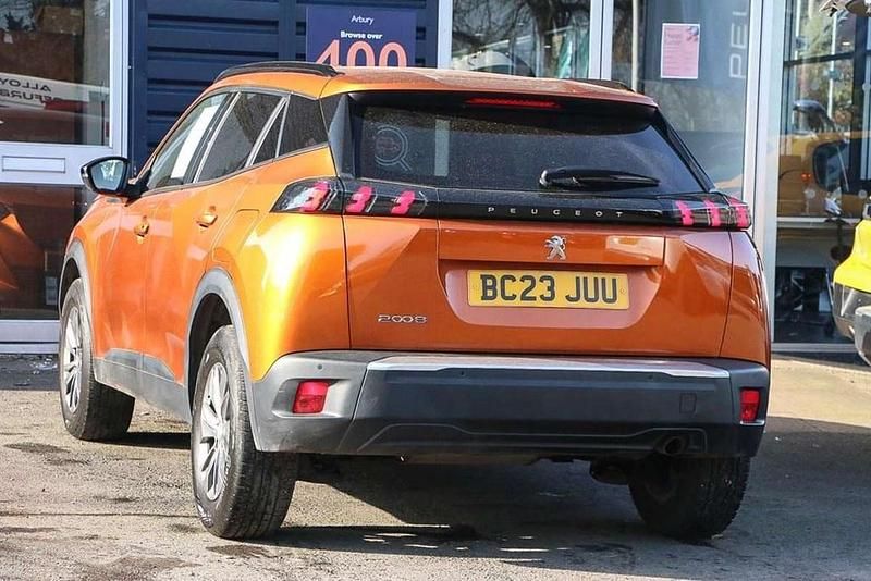 Second-hand Peugeot 2008 Active+ 100 CP (73 kW) 2023 Portocaliu SUV