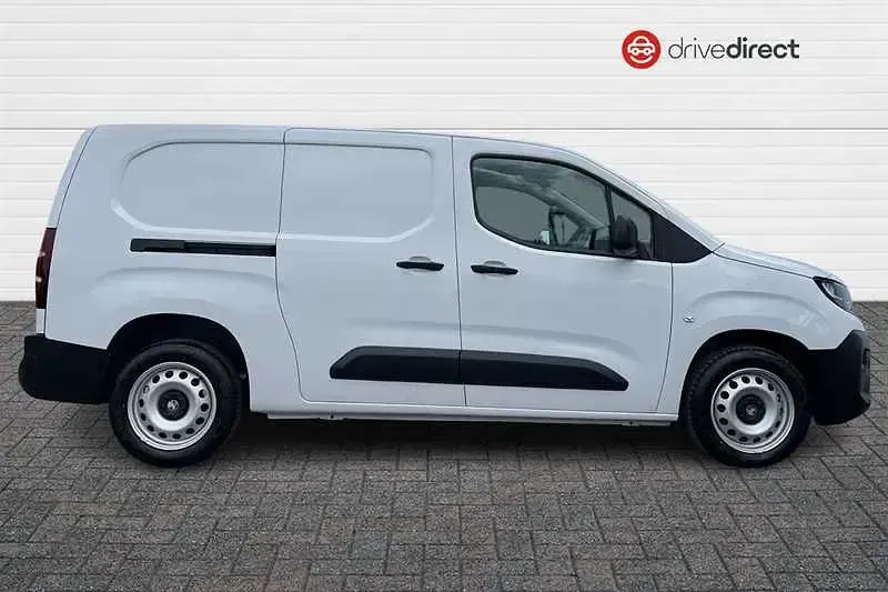 New Vauxhall Combo S 100 HP (73 kW) 2026 White MPV