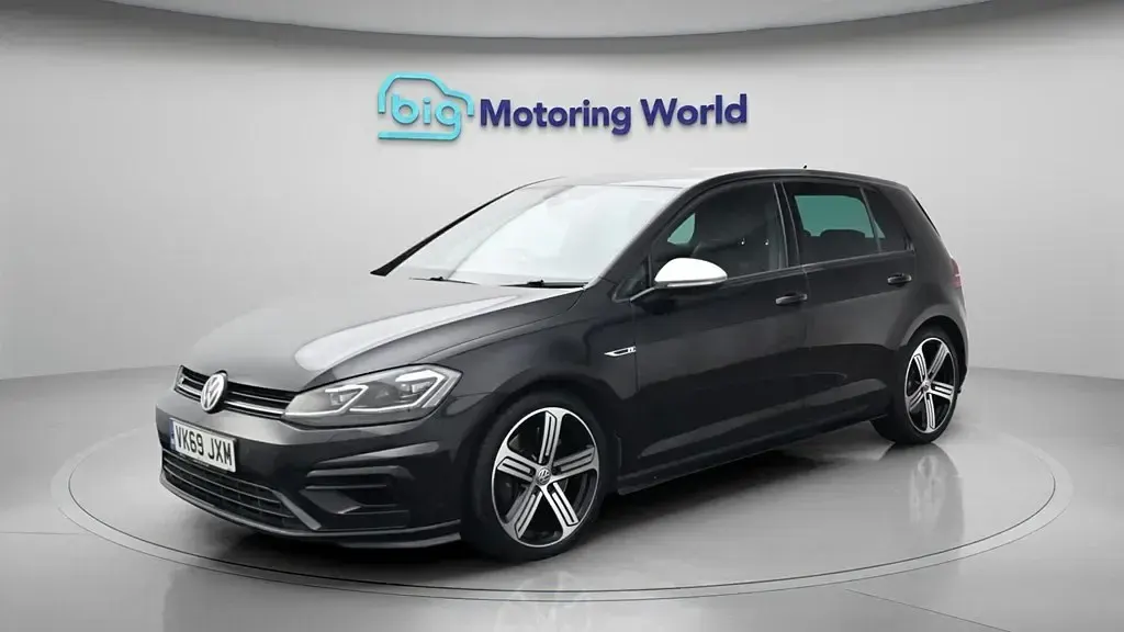 Begagnad VW Golf VII R 300 HK (220 kW) 2019 Svart Halvkombi