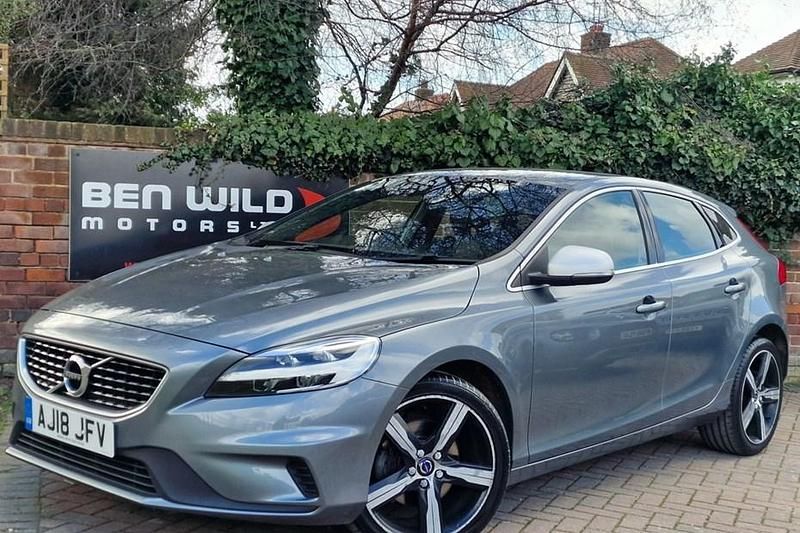 Used Volvo V40 R-Design 122 HP (89 kW) 2018 Grey Hatchback