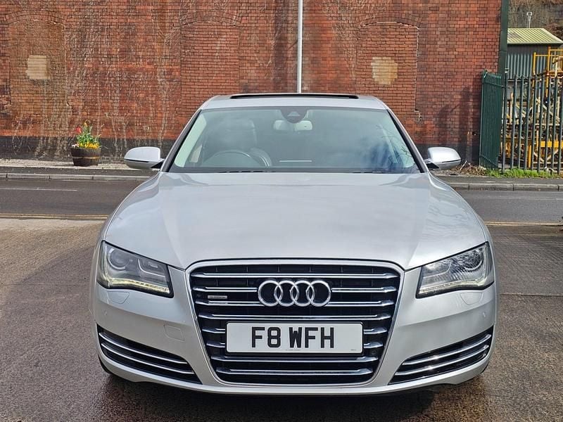 Usado Audi A8 Advanced 350 HP (257 kW) 2011 Prateado Sedan