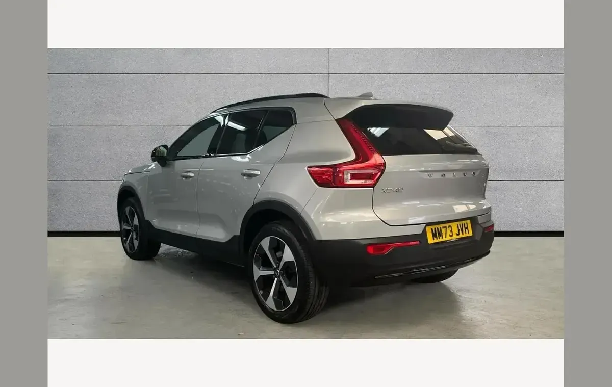 Used Volvo XC40 Ultimate 197 HP (144 kW) 2023 Silver SUV