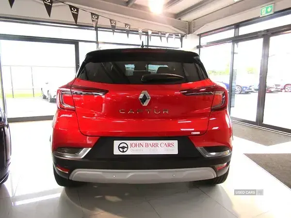 Used Renault Captur Techno 91 HP (66 kW) 2023 Red/black SUV