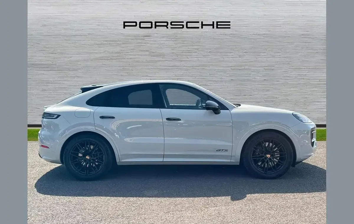 Used Porsche Cayenne 493 HP (362 kW) 2025 Grey SUV