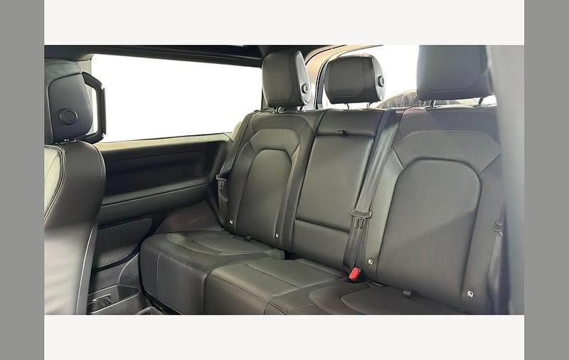 Used Land Rover Defender HSE Dynamic 300 HP (220 kW) 2024 Blue SUV