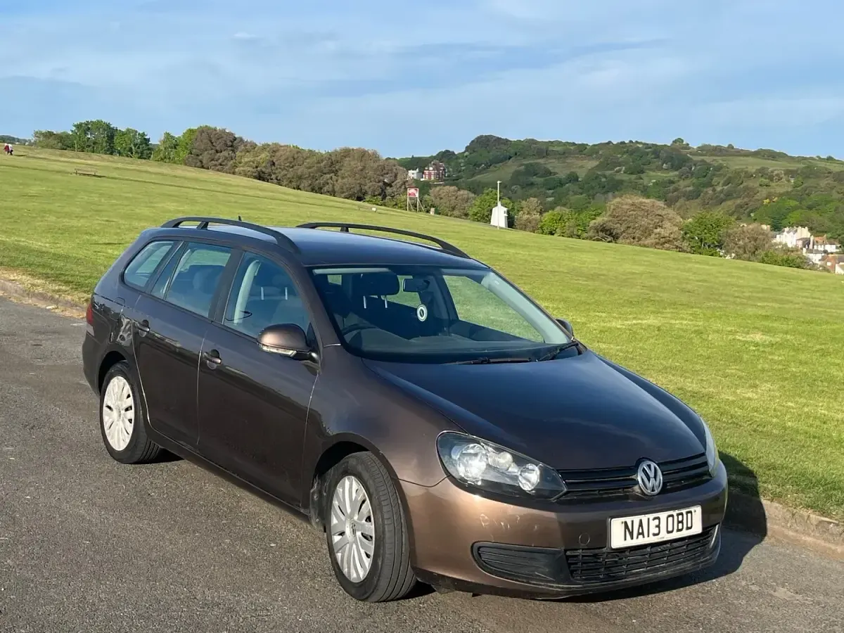 Used VW Golf VII S 105 HP (77 kW) 2013 Brown Estate