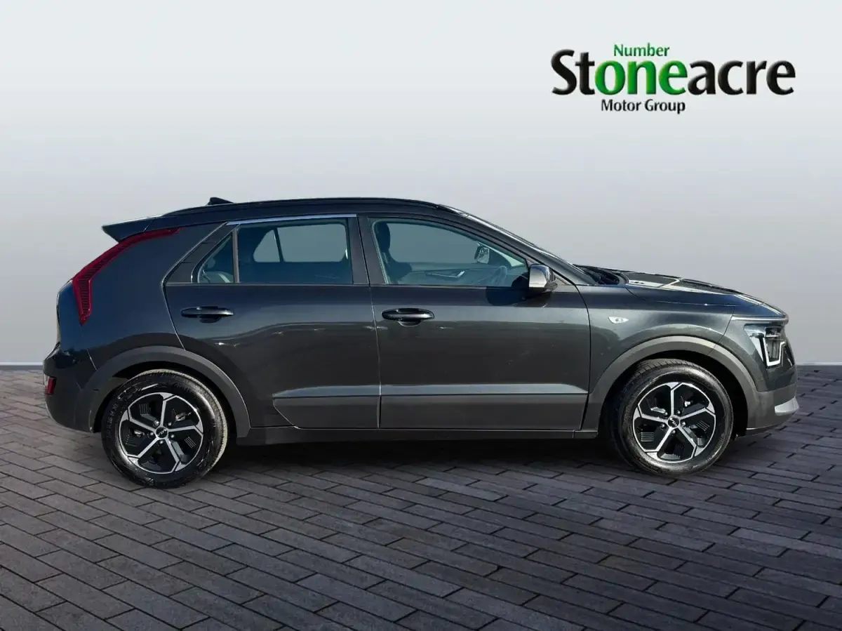 Second-hand Kia Niro 139 CP (102 kW) 2023 Gri SUV