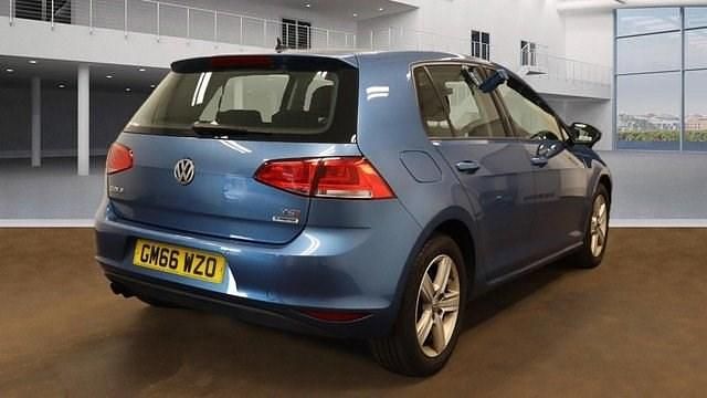 Used VW Golf VII Edition 125 HP (91 kW) 2017 Blue Hatchback