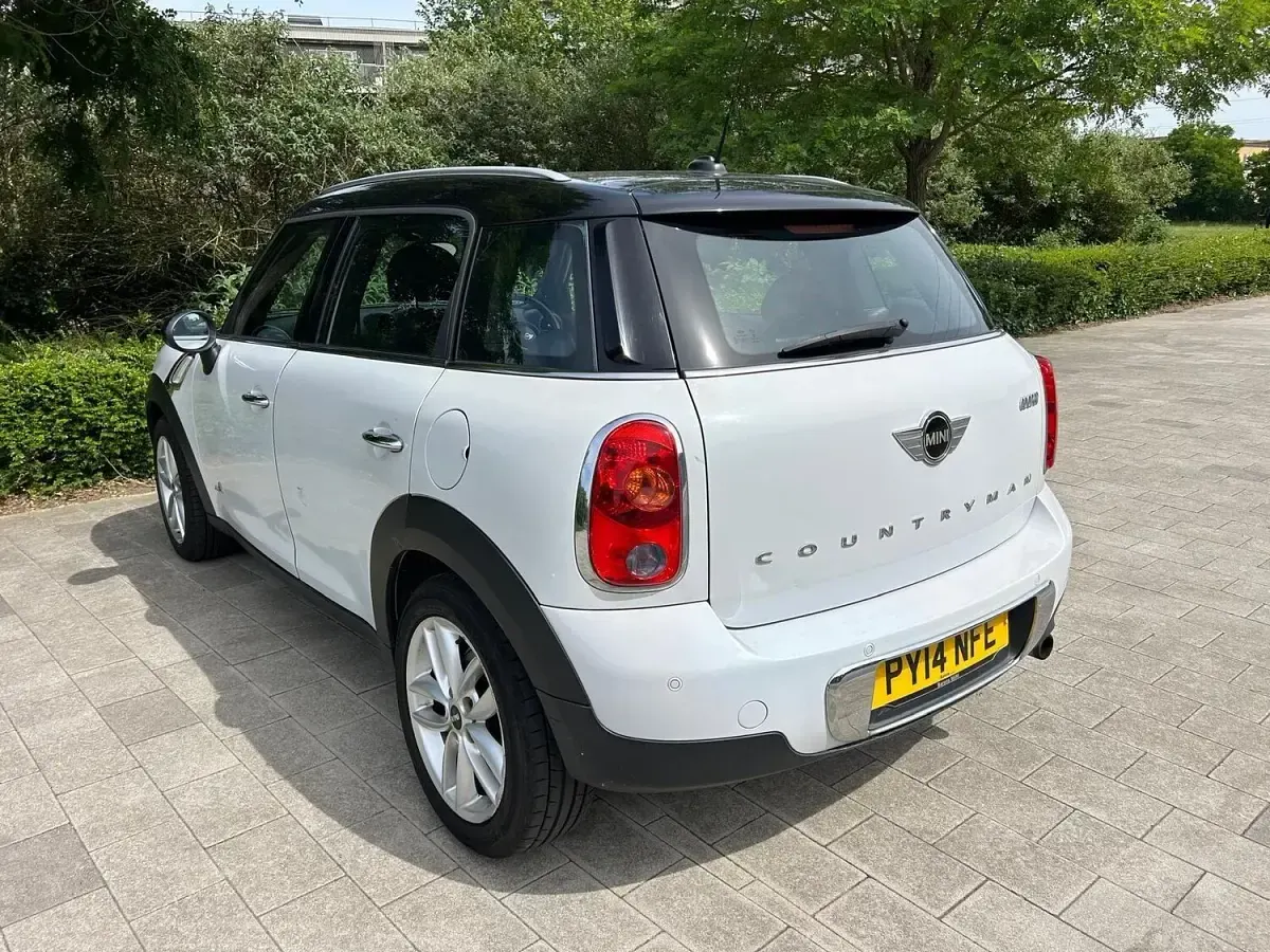 Used Mini Cooper 2014 White Hatchback