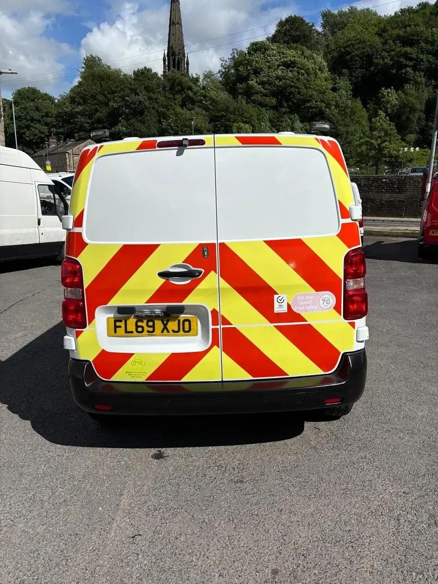 Used Vauxhall Vivaro Edition 100 HP (73 kW) 2019 White MPV
