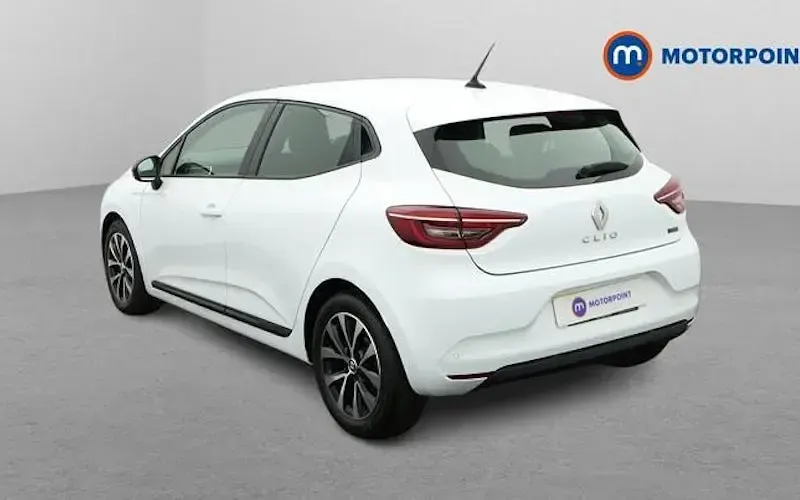 Used Renault Clio Evolution 145 HP (106 kW) 2023 White Hatchback
