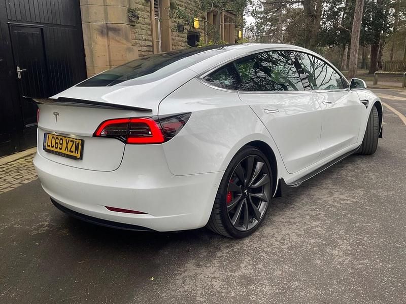 Used Tesla Model 3 Performance 461 kW (627 HP) 2019 White Sedan