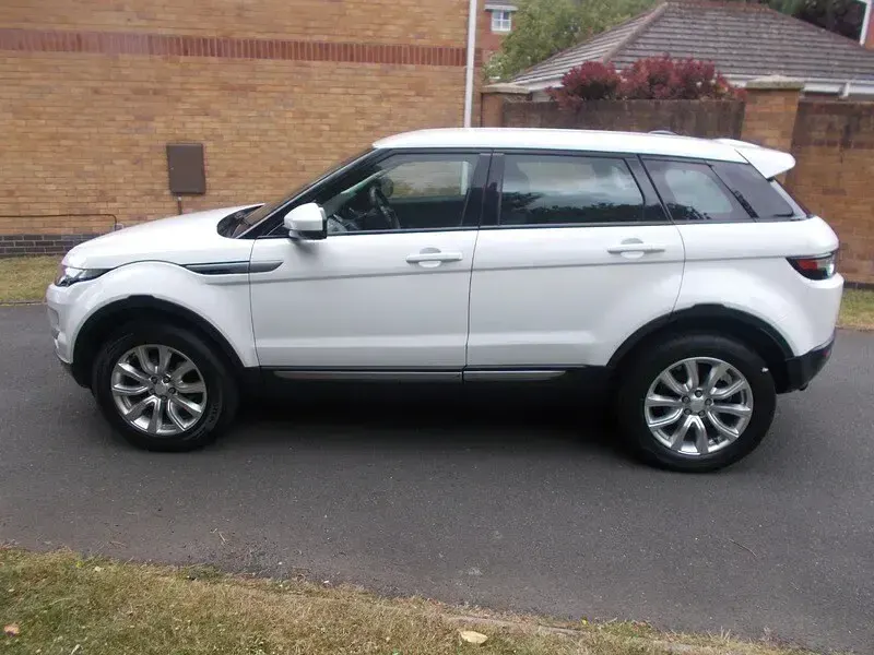Used Land Rover Range Rover evoque Pure 150 HP (110 kW) 2014 White SUV