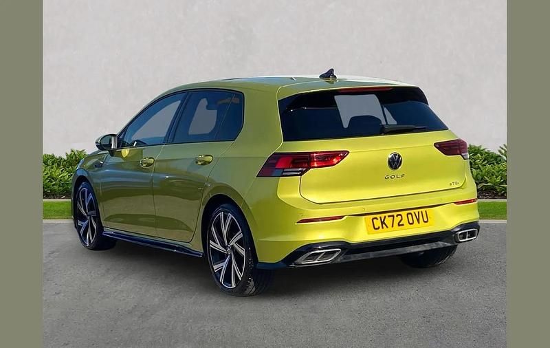 Used VW Golf VIII R-line 147 HP (108 kW) 2022 Yellow Hatchback