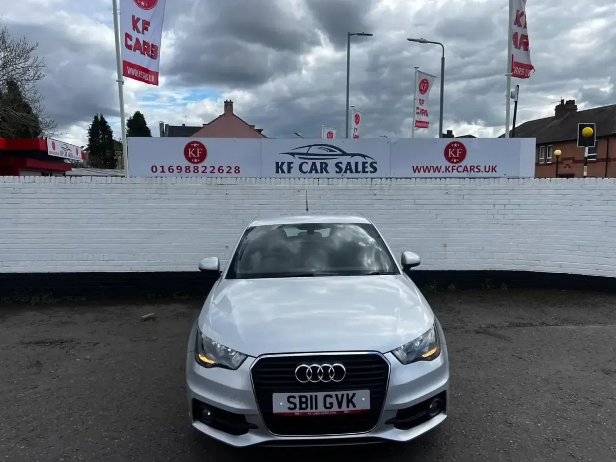 Gebraucht Audi A1 S-Line 122 PS (89 kW) 2011 Silber Kleinwagen