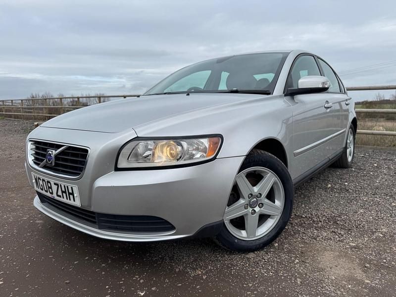 Usado Volvo S40 100 HP (73 kW) 2008 Prateado Sedan