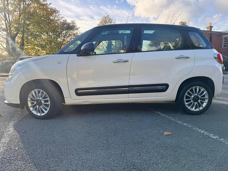 Used Fiat 500L Lounge 85 HP (62 kW) 2014 White MPV