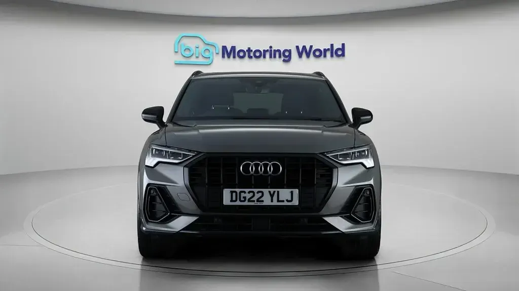 Używany Audi Q3 Black Edition 150 KM (110 kW) 2022 Szary SUV