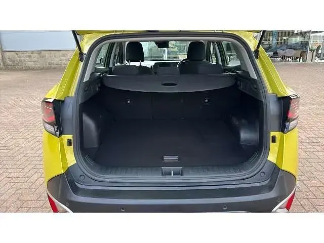 Usado Kia Sportage 150 HP (110 kW) 2023 Amarelo SUV