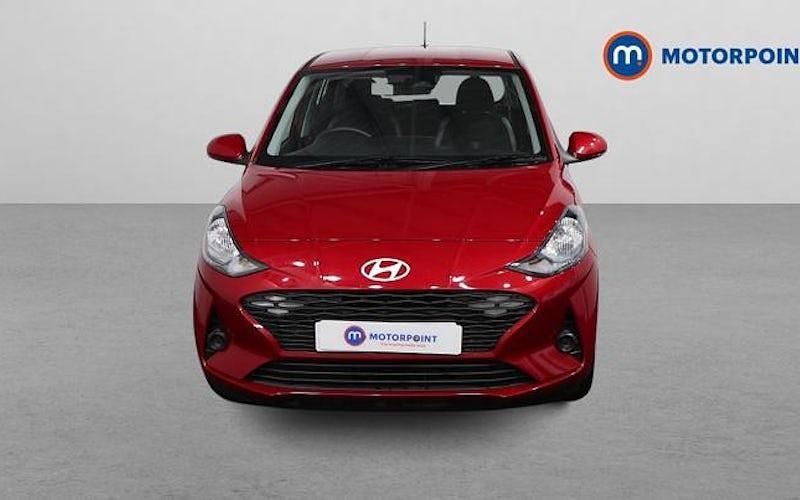 Used Hyundai i10 Advanced 79 HP (58 kW) 2025 Red Hatchback